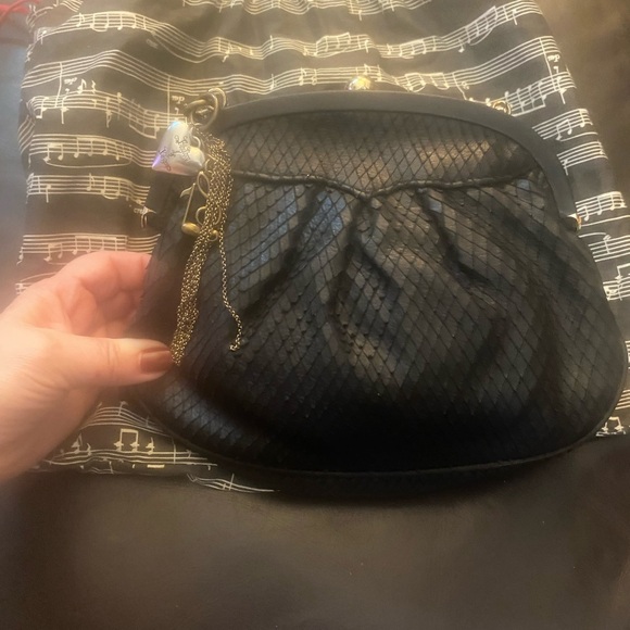 Rhythm and Rhyme Crossbody Handbag - Picture 4 of 13